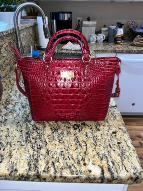 Like new Authentic Brahmin Mini Arno Melbourne Red Croc Embossed Leather Handbag